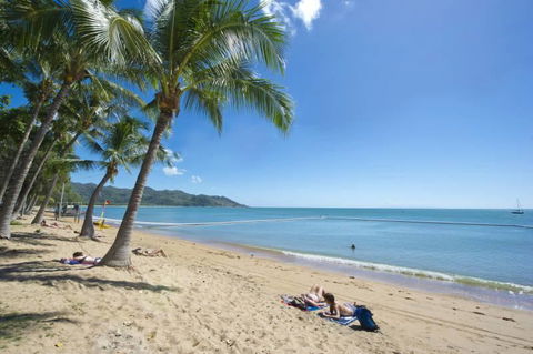 Maggies Beachfront Apartment 8 - Perth Resorts 1