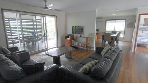 Amity Beach House - Accommodation Perth 2