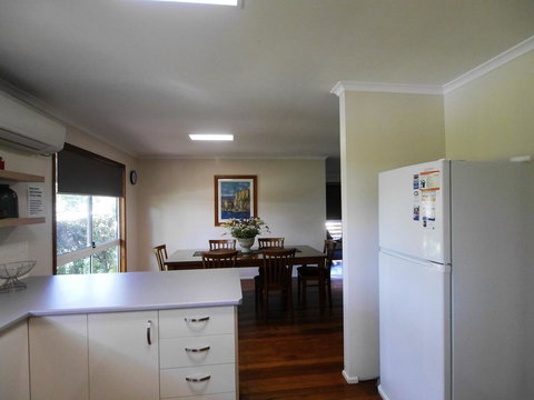 Amity Beach House - Accommodation Perth 6