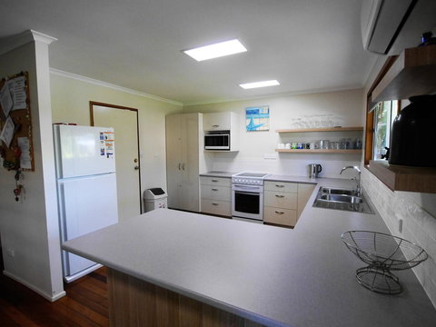 Amity Beach House - Accommodation Perth 4