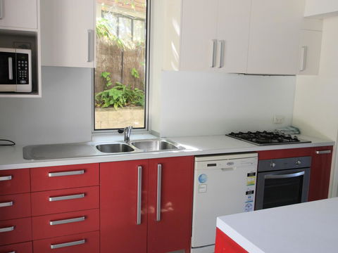 A AAA C-SHACK - Accommodation Perth 11