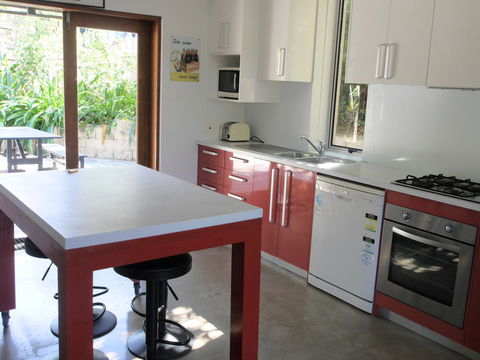 A AAA C-SHACK - Accommodation Perth 9