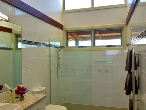 Turnstone Beach House - Perth Resorts 7