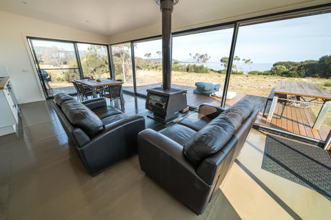 Sawyers Bay Shacks - Perth Resorts 4