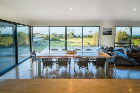 Sawyers Bay Shacks - Perth Resorts 1