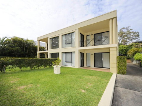 'Bagnall Views' 2/161 Government Rd - Stylish & Modern Duplex Across The Road To The Waters Edge - Accommodation Perth 0