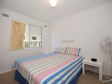 'Beachside' Shoal Bay, Unit 4 - Perth Resorts 2