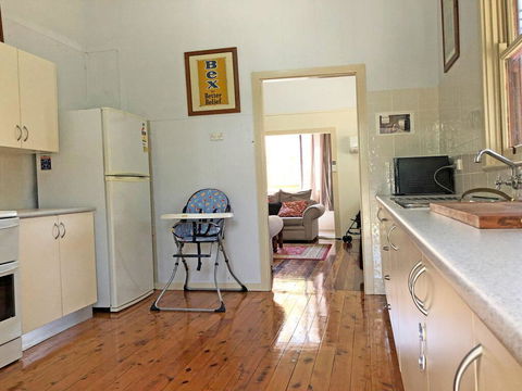 'Daves Place', 27 Rigney St - Holiday House With WIFI, Aircon & Boat Parking - Perth Resorts 2