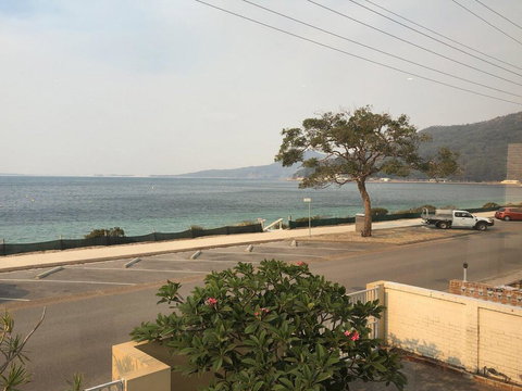 'Mooring Two Upstairs', 23 Shoal Bay Rd - Stunning Views, WIFI, Air Conditioning And Boat Parking - Perth Resorts 2