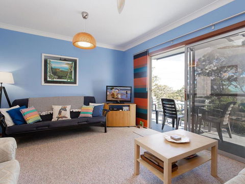 'Rutland', 1/13 Cromarty Road - Pet Friendly, Boat Parking, Water Views, Air Con - Accommodation Perth 3