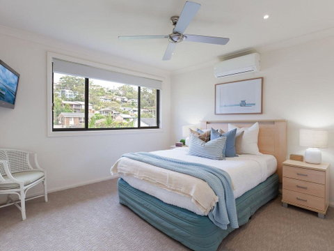 'Sandy Point Haven', 21a Sandy Point Rd - Stylish Haven With WIFI, Air Conditioning & Water Views - Accommodation Perth 0