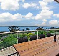 'The Bay' 25 Wallawa Rd - huge home with aircon spectacular views  chromecast - Accommodation Perth