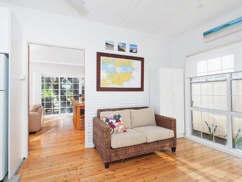 'The Croft' 11 Boulder Bay Rd - Cosy Beach House With Aircon & Only 270m To The Beach - Accommodation Perth 3