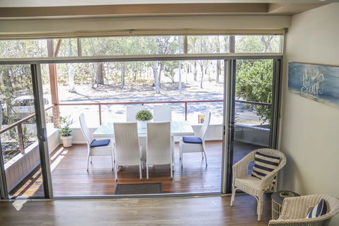 'Top Tier' Dog Friendly Holiday Home - Accommodation Perth 0