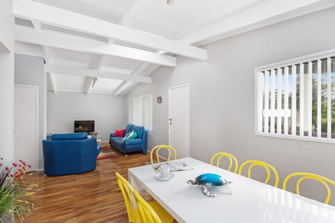 'White Sands', Mollymook - Accommodation Perth 2