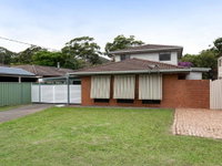 'Willows At The Bay' 111 Horace St - Large House with Aircon WIFI and Boat Parking.