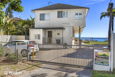 'Yacaaba' Beautiful Waterfront Location - Accommodation Perth 0