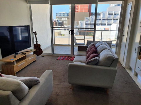 (just Listed) Bolton St 1br 350m Walk To Newcastle Beach +++ Wifi End Eand - Accommodation Perth 1