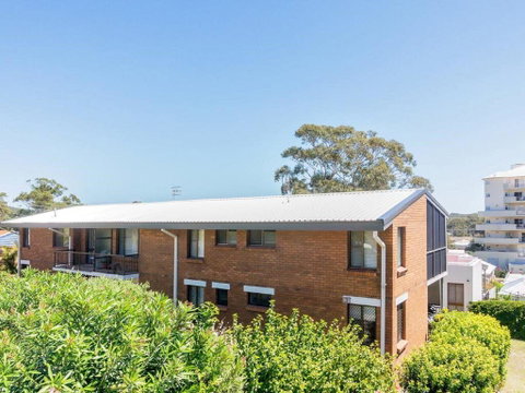 1 'BAHIA', 47 RONALD AVE - GREAT LOCATION WITH FILTERED WATER VIEWS - Accommodation Perth 1