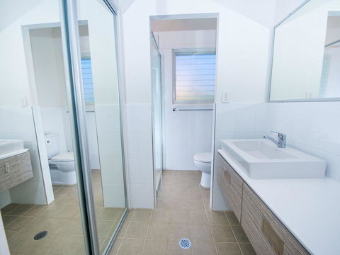 1 'Florida', 5 Lillian Street - 2 Min Walk To Beach, Shops & Restaurants - Perth Resorts 1