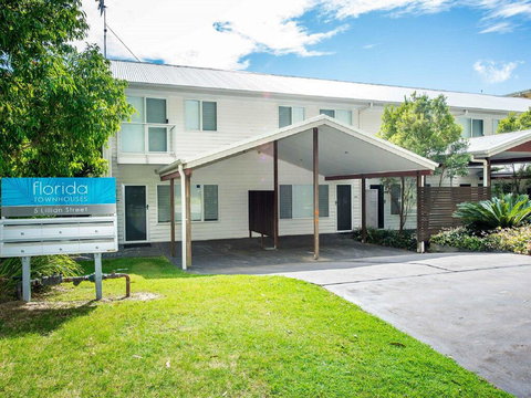 1 'Florida', 5 Lillian Street - 2 Min Walk To Beach, Shops & Restaurants - Perth Resorts 0