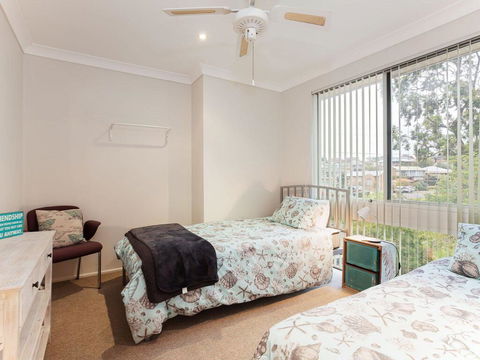 1 'Kooringal', 105 Soldiers Point Road - Waterfront Unit Wth Aircon - Accommodation Perth 2