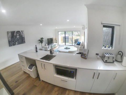 1 Bdrm Close Airport/Shops, WIFI, NETFLIX, PARKING - Accommodation Perth 2