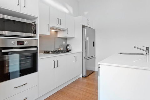 1 Bedroom Sydney Beach Studio - Perth Resorts 3