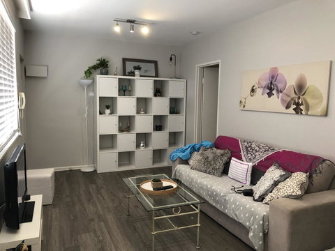 1 Bedroom Unit In Heart Of Elsternwick - Accommodation Perth 1