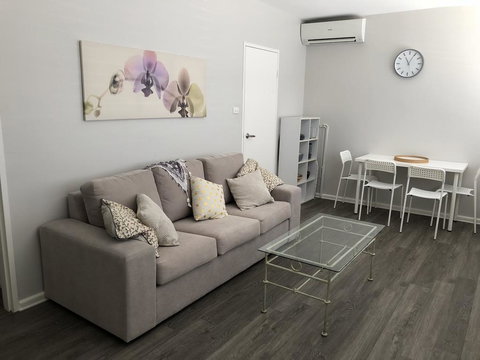 1 Bedroom Unit In Heart Of Elsternwick - Accommodation Perth 0