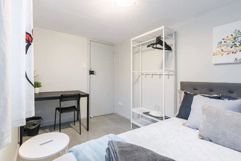 1 Double Quaint Grannyflat Private Room Near Public Transport - SHAREHOUSE - Accommodation Perth 1