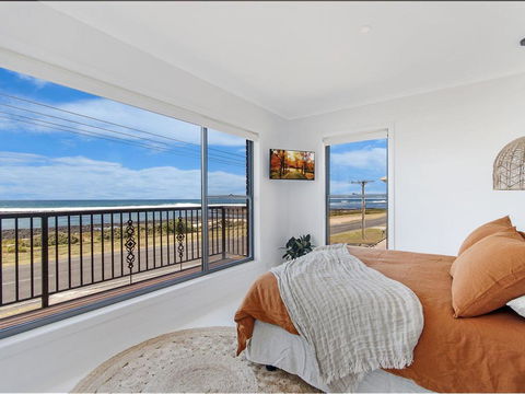 10 OCEAN VILLA - Accommodation Perth 0
