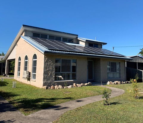 11 Anchovy Street - Tin Can Bay Summer Haven Coastal Retreat - Accommodation Perth 2
