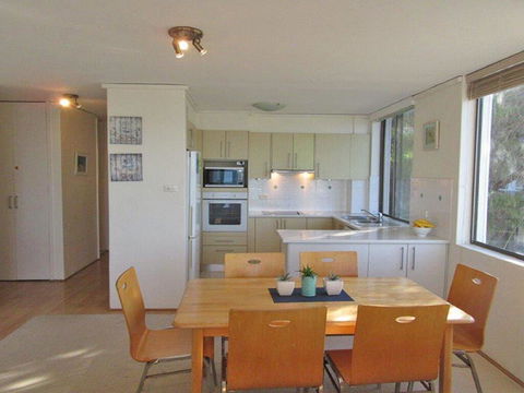 13 'Harbourside', 3-7 Soldiers Point Road - Fantastic Waterfront Unit - Accommodation Perth 2