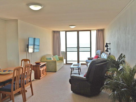 15 'Harbourside' 3-7 Soldiers Point Road - Right On The Waterfront - Accommodation Perth 1