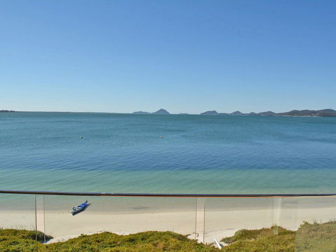 15 'Harbourside' 3-7 Soldiers Point Road - Right On The Waterfront - Accommodation Perth 0