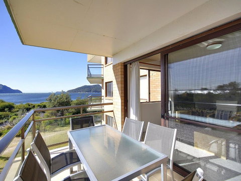 15 'Intrepid', 3 Intrepid Close - Right On The Beachfront - Accommodation Perth 0
