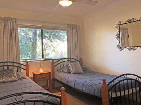 15 'The Poplars' 34 Magnus Street - Great Complex With Pool & Close To Town - Accommodation Perth 2