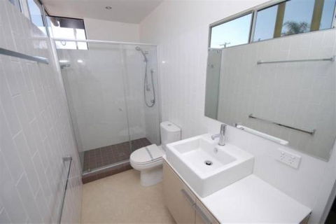 154 Rainbow Crescent - Accommodation Perth 3