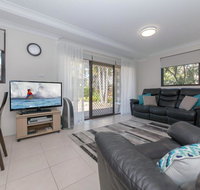 16 'Carindale' 19-23 Dowling St - Ground floor Foxtel Pool and Tennis Court - Accommodation Perth