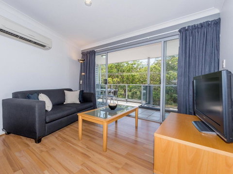 18 'Shoal Bay Beach Apartments' - Fantastic Air Conditioned Unit With A Pool & Lift - Accommodation Perth 3