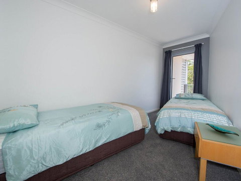18 'Shoal Bay Beach Apartments' - Fantastic Air Conditioned Unit With A Pool & Lift - Accommodation Perth 1