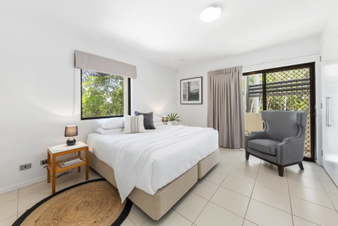 19 Ross Crescent - Accommodation Perth 1