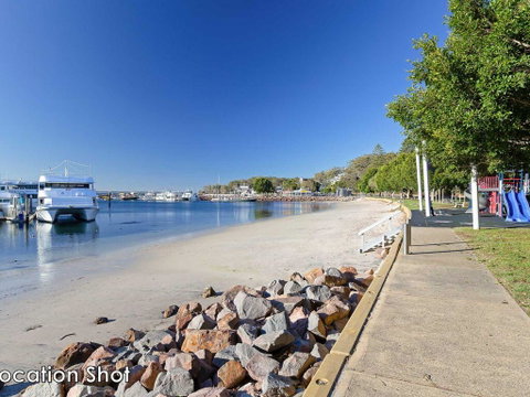 2 'Bronte Court' 17 Magnus Street - Air Con, Complex Pool And Centrally Located - Accommodation Perth 3