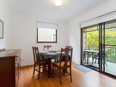 2 'Carindale', 19-23 Dowling Street - Pool, Tennis Court, Close To Town - Accommodation Perth 3