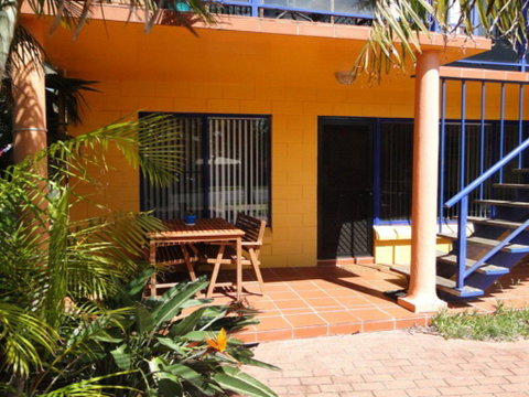 2 'Copacabana', 61 Sandy Point Road - Cute Unit With Water Views From The Balcony - Accommodation Perth 1