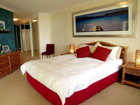 2 'Magnus Pines' 52-56 Magnus Street - Stunning Unit With Aircon, Water Views & Foxtel - Accommodation Perth 2