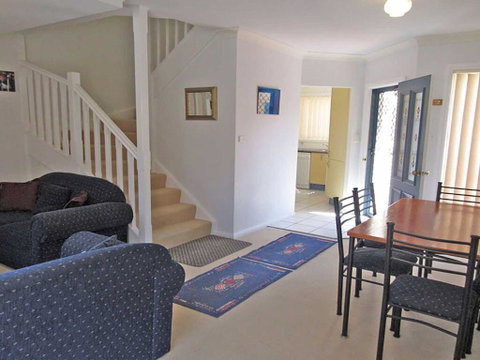 2 'Mahi Mahi', 5 Achilles Street - 3 Bedroom Between Shoal Bay And Little Beach - Accommodation Perth 2