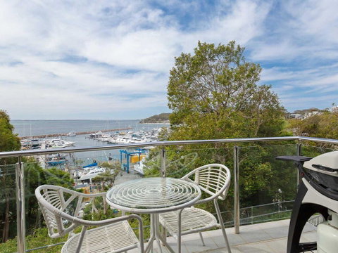 2 'Paradiso', 4 Laman Street - Beautiful Unit With Stunning Water Views & Pool - Accommodation Perth 1