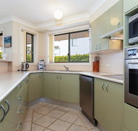 2 'Peninsula Waters' - three bedroom unit with spacious private courtyard  WIFI - Accommodation Perth